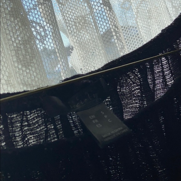 Black Sheer off the shoulder, flared top - Picture 3 of 3